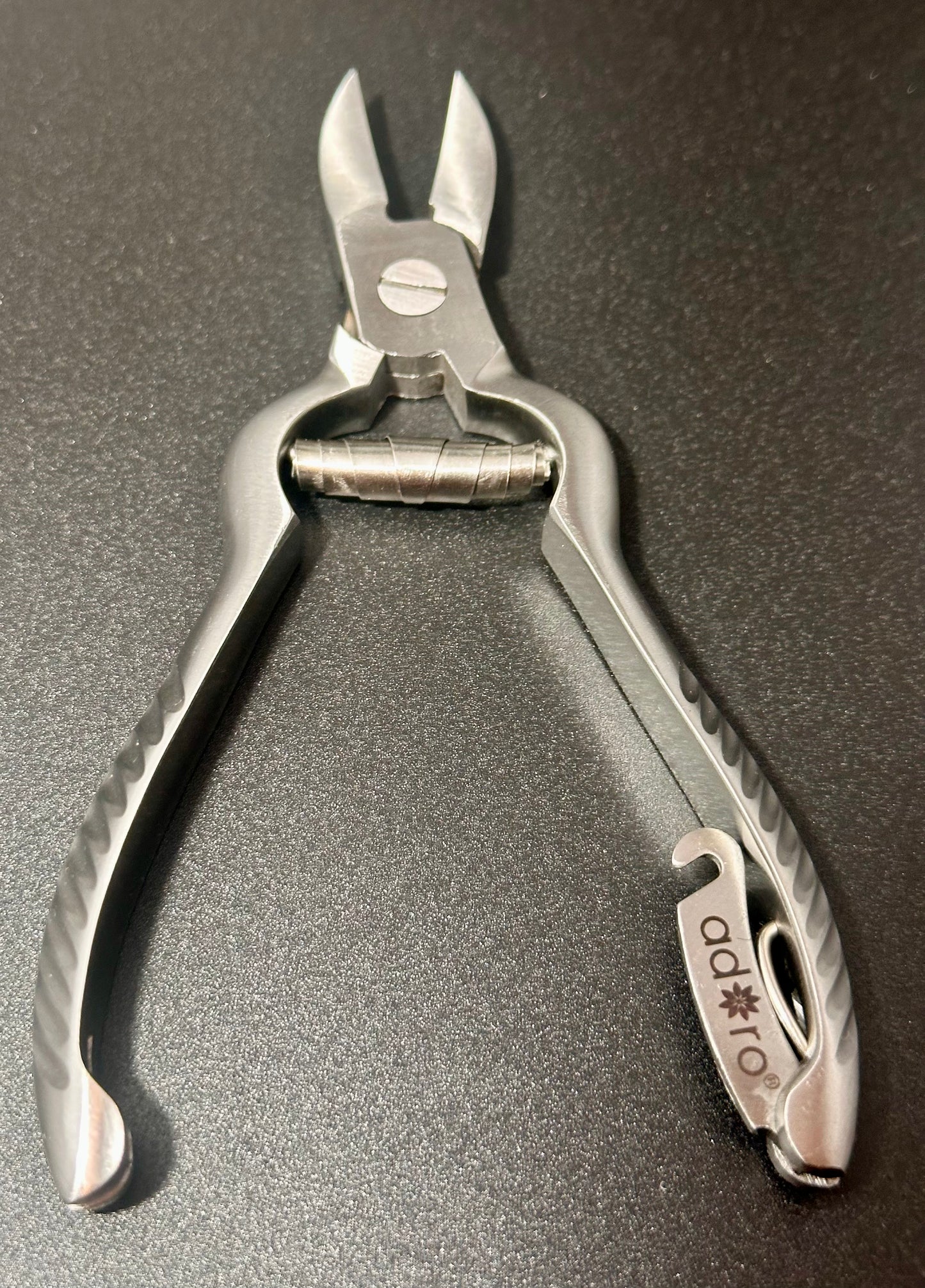 Toe Nipper with lock