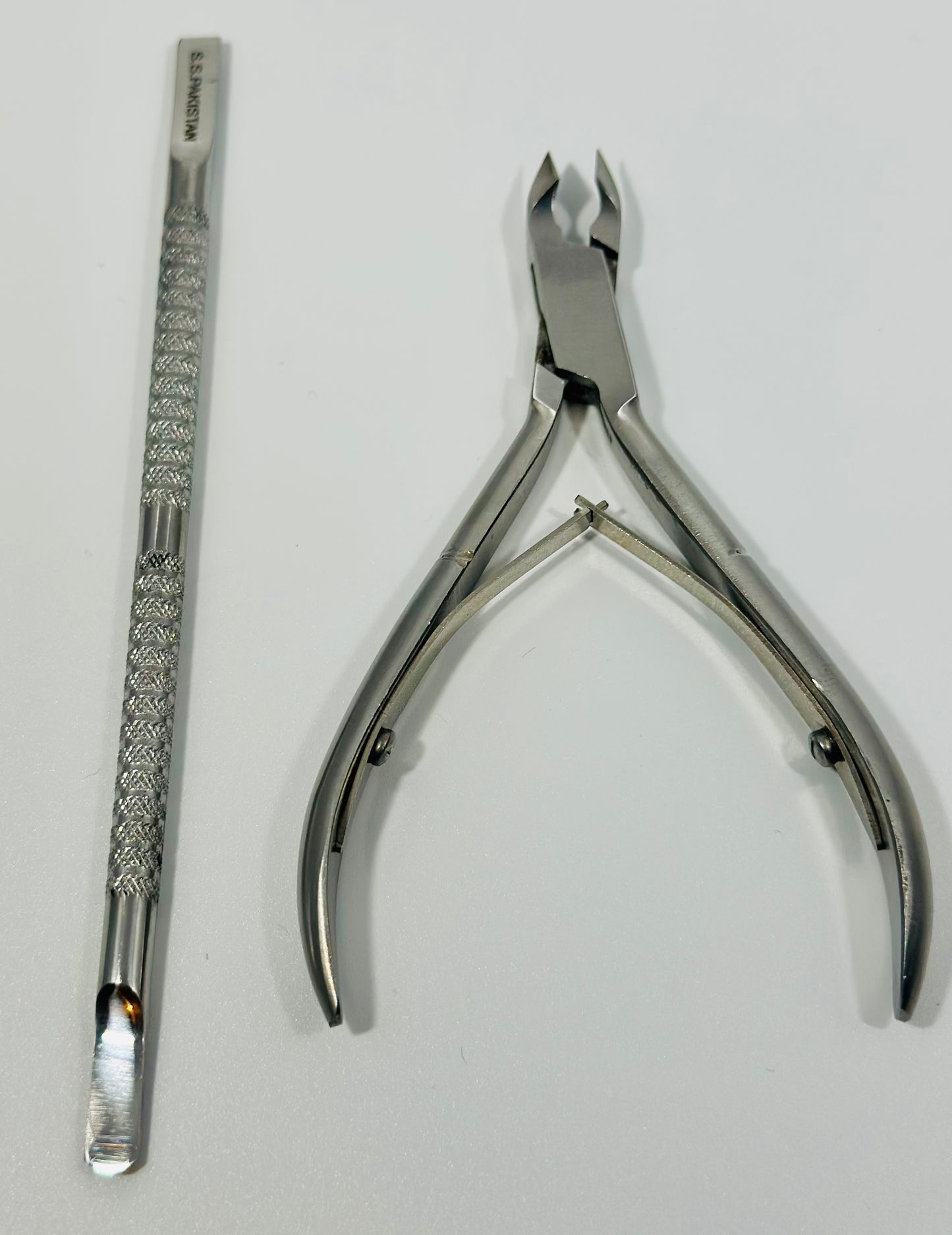 cuticle nipper & nail pusher set