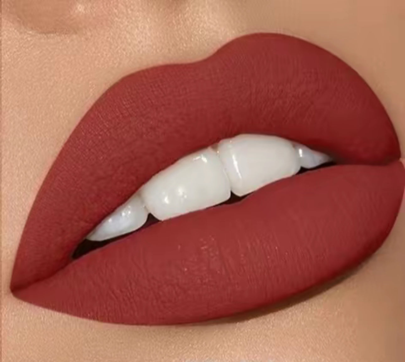 ITALIA TOP FIVE MATTE LIPSTICK SET.