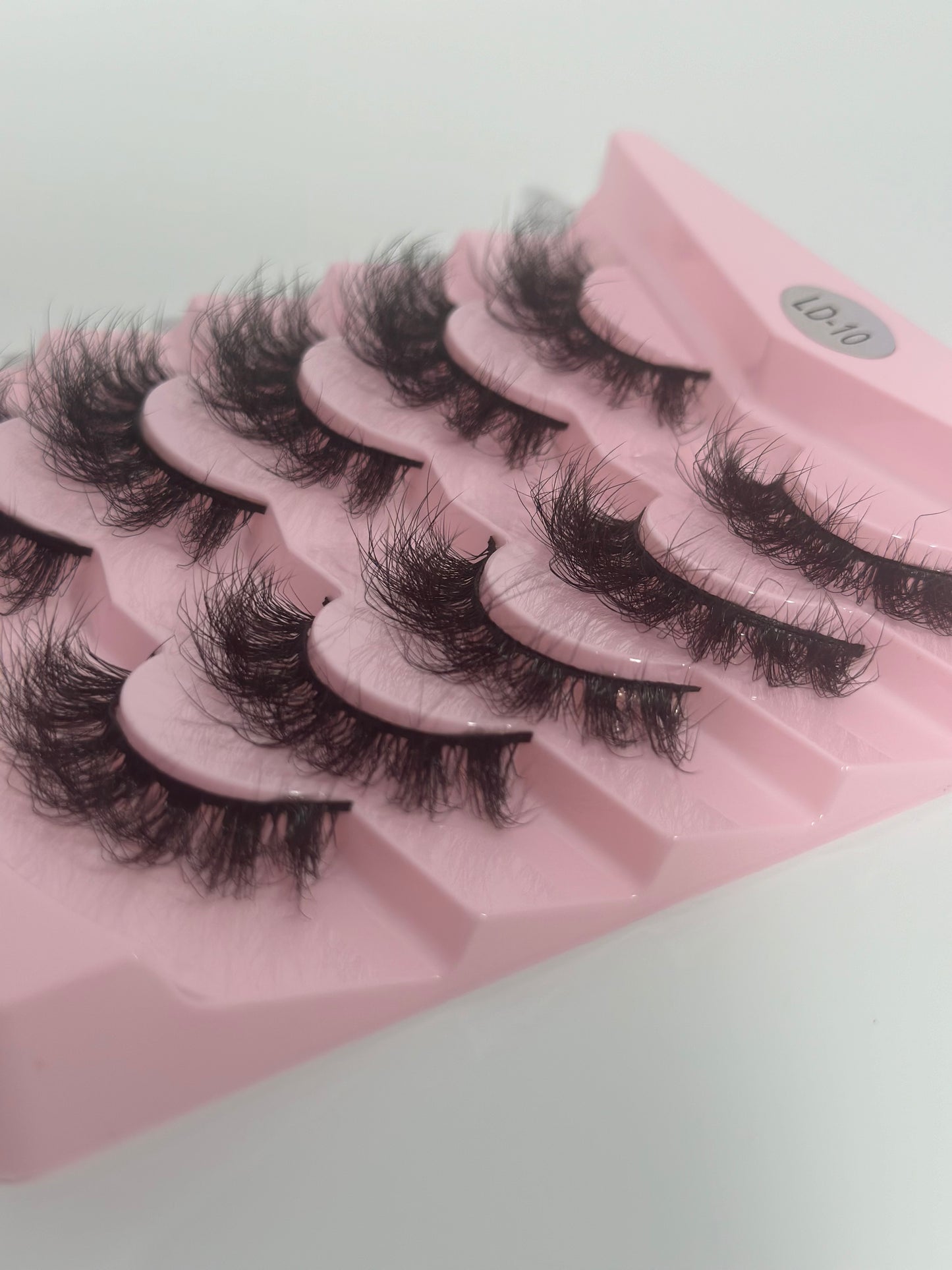 Queen Beauty LD-10 hand made lashes
