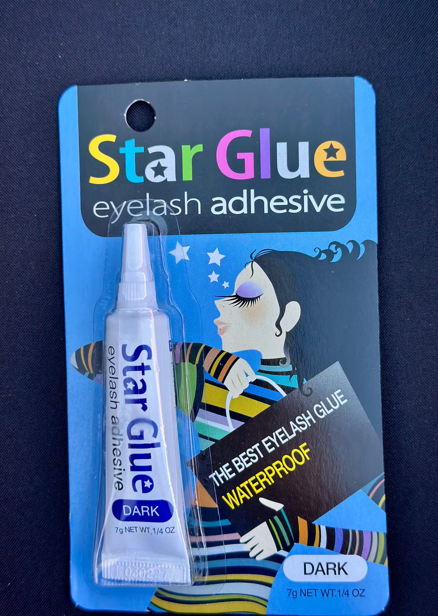 Star glue eyelash adhesive .