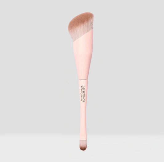 FLAWLESS STAY MATTE DUAL ENDED FOUNDATION BRUSH.